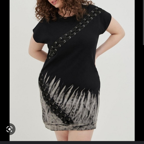 Torrid LOVESICK DOLMAN LACE-UP DRESS - COTTON TIE-DYE BLACK NWOT - Picture 1 of 10
